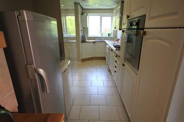  Image of 3 Bedroom Detached for sale at Reading, RG30 2RP