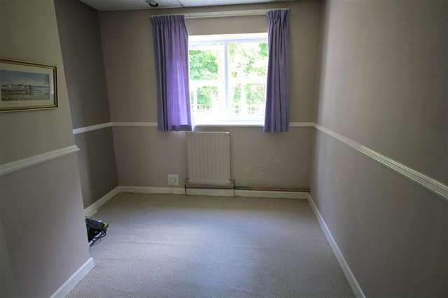  Image of 3 Bedroom Detached for sale at Reading, RG30 2RP