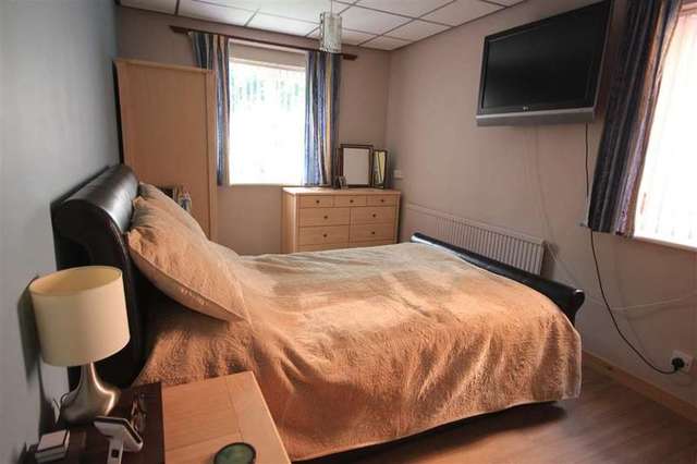  Image of 3 Bedroom Detached for sale at Reading, RG30 2RP