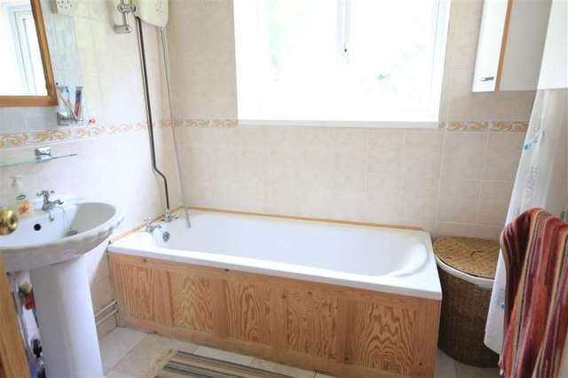  Image of 3 Bedroom Detached for sale at Reading, RG30 2RP