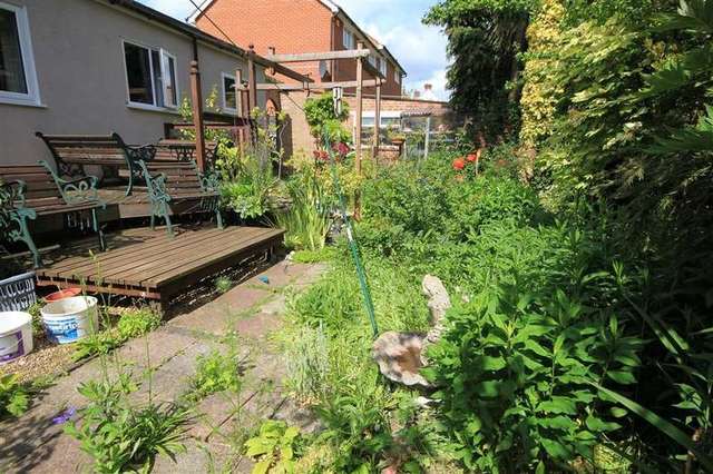  Image of 3 Bedroom Detached for sale at Reading, RG30 2RP