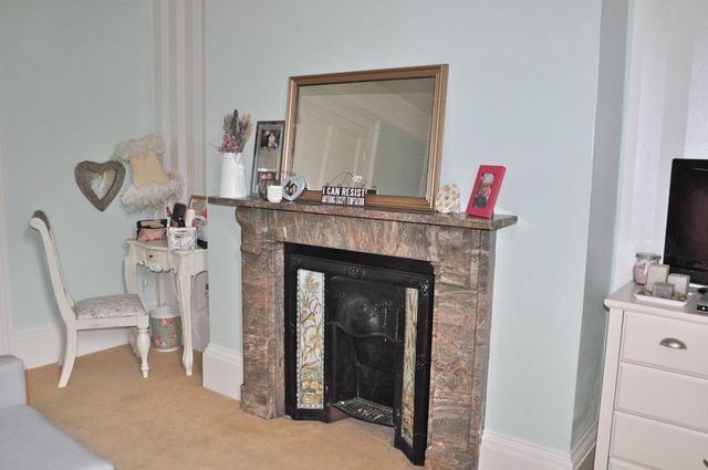 Image of 2 Bedroom Flat for sale at Windsor Square  Exmouth, EX8 1JU