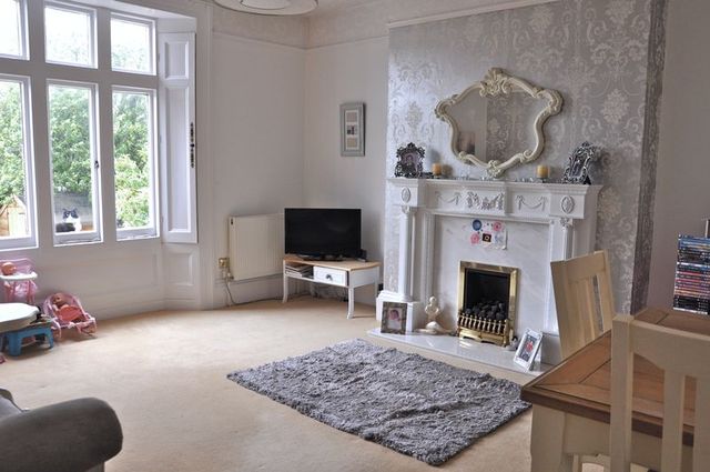  Image of 2 Bedroom Flat for sale at Windsor Square  Exmouth, EX8 1JU