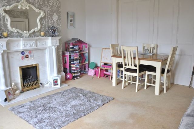  Image of 2 Bedroom Flat for sale at Windsor Square  Exmouth, EX8 1JU