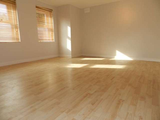  Image of 2 Bedroom Flat for sale at Anerley Road  Bromley, SE20 8EF
