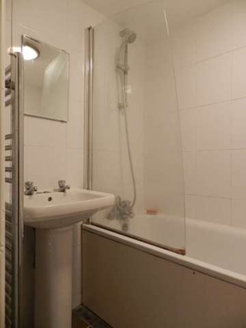  Image of 2 Bedroom Flat for sale at Anerley Road  Bromley, SE20 8EF
