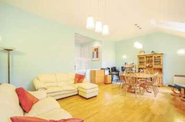  Image of 3 Bedroom Flat to rent at Alfredston Place  Wantage, OX12 8DL