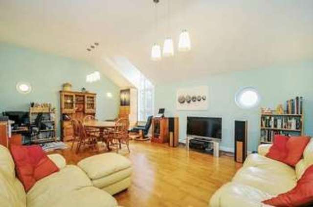  Image of 3 Bedroom Flat to rent at Alfredston Place  Wantage, OX12 8DL