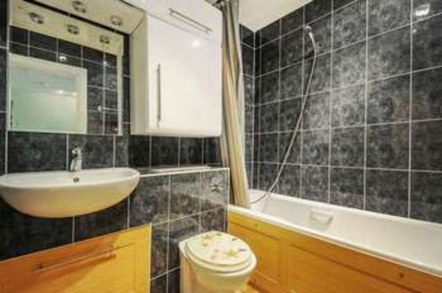  Image of 3 Bedroom Flat to rent at Alfredston Place  Wantage, OX12 8DL