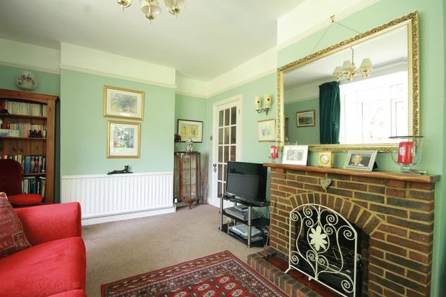  Image of 3 Bedroom Detached for sale at Barnett Wood Lane  Ashtead, KT21 2LR