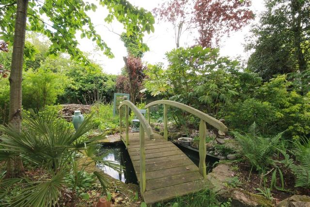  Image of 3 Bedroom Detached for sale at Barnett Wood Lane  Ashtead, KT21 2LR