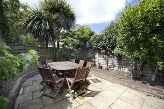  Image of 2 Bedroom Detached to rent at Wandsworth London Wandsworth Town, SW18 1AL