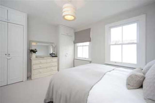  Image of 2 Bedroom Detached to rent at Wandsworth London Wandsworth Town, SW18 1AL