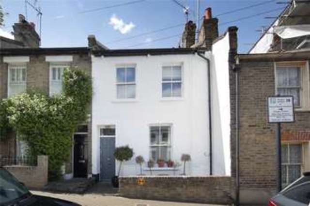  Image of 2 Bedroom Detached to rent at Wandsworth London Wandsworth Town, SW18 1AL