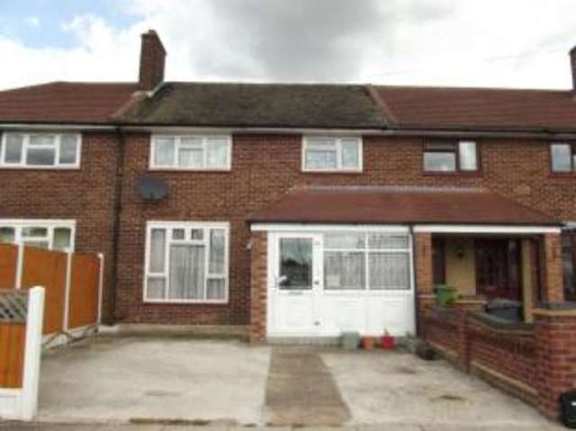  Image of 3 Bedroom Terraced for sale at Barking  Creekmouth, IG11 0NG