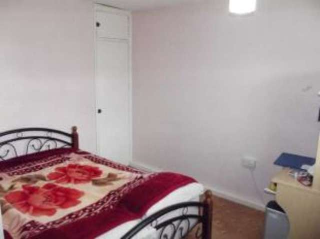  Image of 3 Bedroom Terraced for sale at Barking  Creekmouth, IG11 0NG