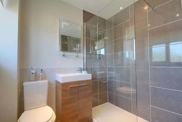  Image of 4 Bedroom Detached for sale at Berkeley Square  Hemel Hempstead, HP2 7QR