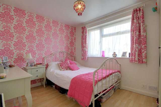  Image of 4 Bedroom Detached for sale at Berkeley Square  Hemel Hempstead, HP2 7QR