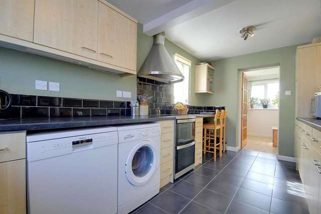  Image of 4 Bedroom Detached for sale at Berkeley Square  Hemel Hempstead, HP2 7QR