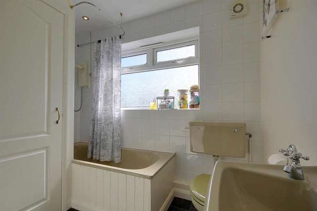  Image of 4 Bedroom Detached for sale at Berkeley Square  Hemel Hempstead, HP2 7QR