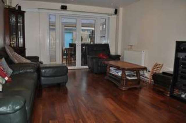  Image of 1 Bedroom Property to rent at London, SE1 5XU