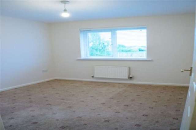  Image of 3 Bedroom Detached to rent at Biggleswade, SG18 8BH