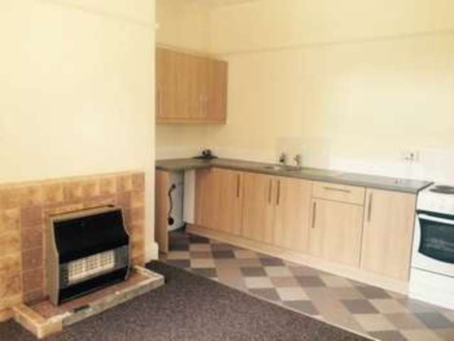  Image of 2 Bedroom Terraced to rent at Blacker Road North  Huddersfield, HD1 5HQ