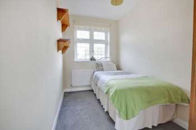  Image of 5 Bedroom Semi-Detached for sale at Broad Walk  Blackheath, SE3 8ND
