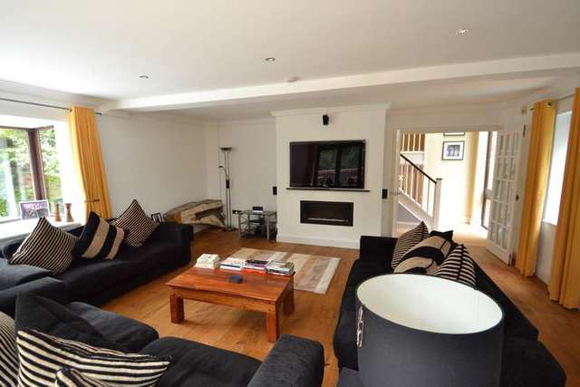  Image of 5 Bedroom Detached for sale at Broadstone, BH18 8LT