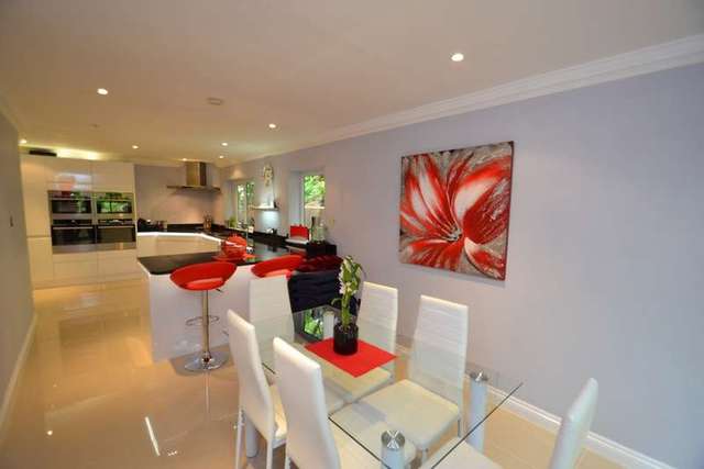  Image of 5 Bedroom Detached for sale at Broadstone, BH18 8LT