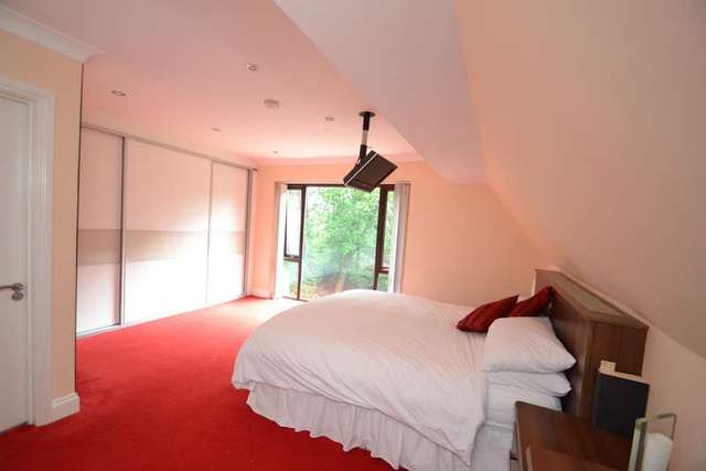  Image of 5 Bedroom Detached for sale at Broadstone, BH18 8LT