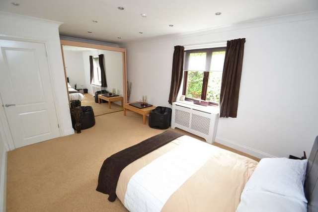  Image of 5 Bedroom Detached for sale at Broadstone, BH18 8LT