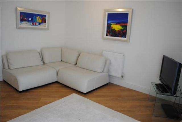  Image of 4 Bedroom Terraced to rent at Gloucestershire, GL50 3NB