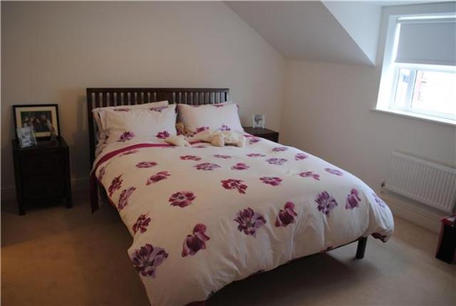  Image of 4 Bedroom Terraced to rent at Gloucestershire, GL50 3NB