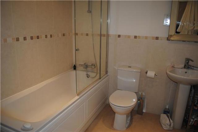  Image of 4 Bedroom Terraced to rent at Gloucestershire, GL50 3NB