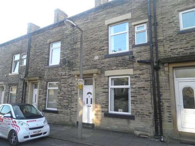  Image of 4 Bedroom Terraced to rent at Ovenden, HX3 6NF