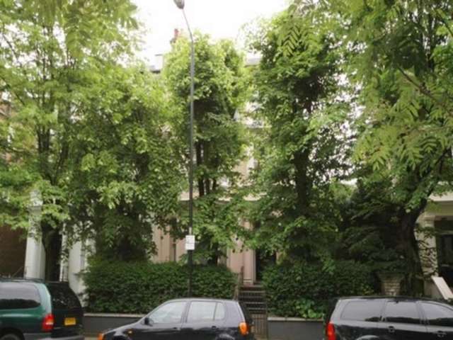  Image of 1 Bedroom Flat to rent at Cambridge Gardens  London, W10 6JE