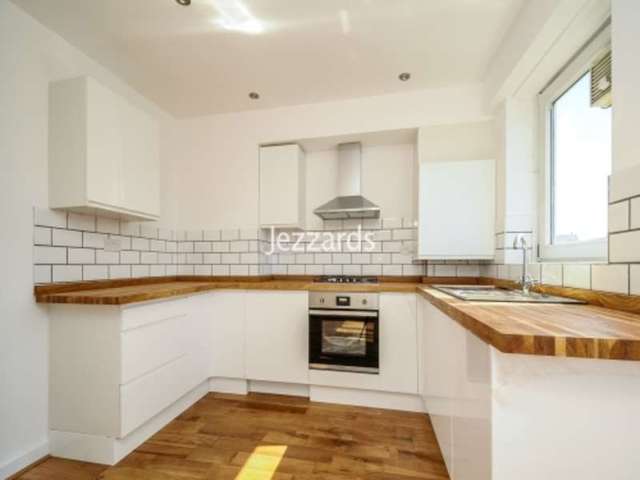  Image of 2 Bedroom Maisonette for sale at East Molesey, KT8 1SX