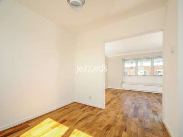  Image of 2 Bedroom Maisonette for sale at East Molesey, KT8 1SX