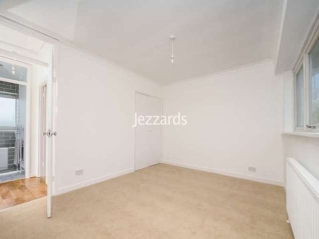  Image of 2 Bedroom Maisonette for sale at East Molesey, KT8 1SX