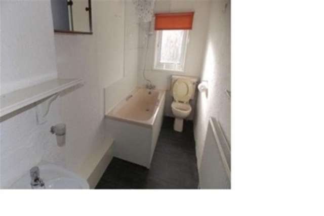  Image of 2 Bedroom Detached to rent at Bolton, BL6 7JZ
