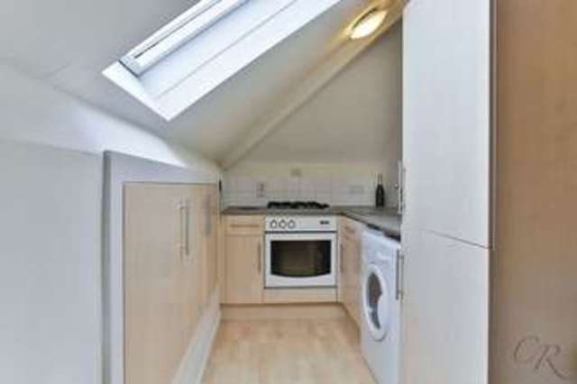 Image of 1 Bedroom Flat for sale at Yeend Close  Cheltenham, GL51 9QW