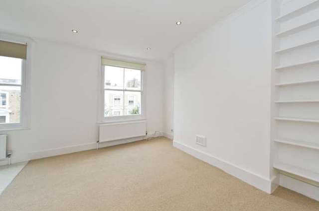  Image of 2 Bedroom Flat to rent at Chesterton Road  London, W10 6ET