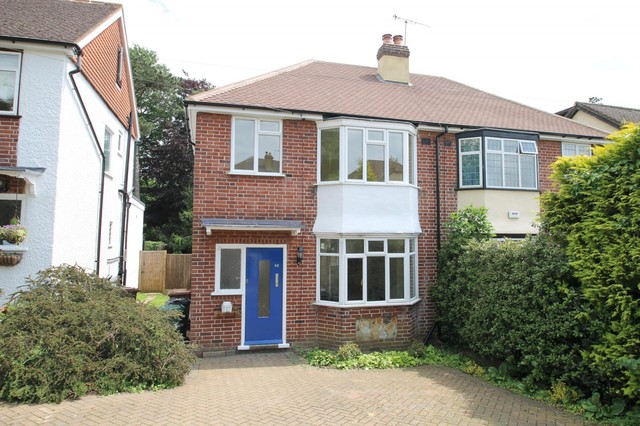  Image of 2 Bedroom Detached to rent at Banstead, SM7 3JJ