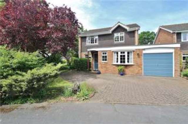  Image of 4 Bedroom Detached for sale at Horsell Surrey Knaphill, GU21 4XE