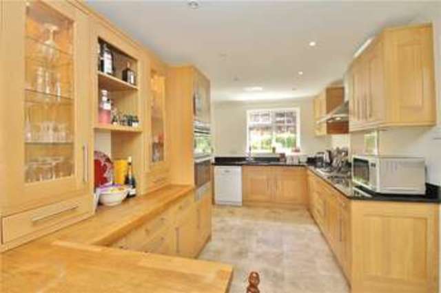  Image of 4 Bedroom Detached for sale at Horsell Surrey Knaphill, GU21 4XE
