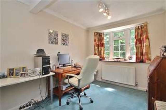  Image of 4 Bedroom Detached for sale at Horsell Surrey Knaphill, GU21 4XE