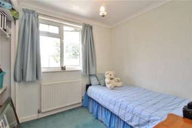  Image of 4 Bedroom Detached for sale at Horsell Surrey Knaphill, GU21 4XE