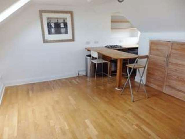  Image of 1 Bedroom Flat to rent at Coleridge Road Crouch End London, N8 8EG