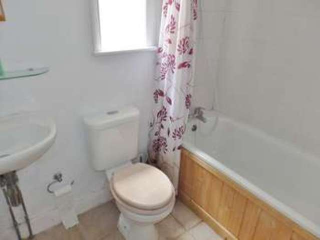  Image of 1 Bedroom Flat to rent at Coleridge Road Crouch End London, N8 8EG